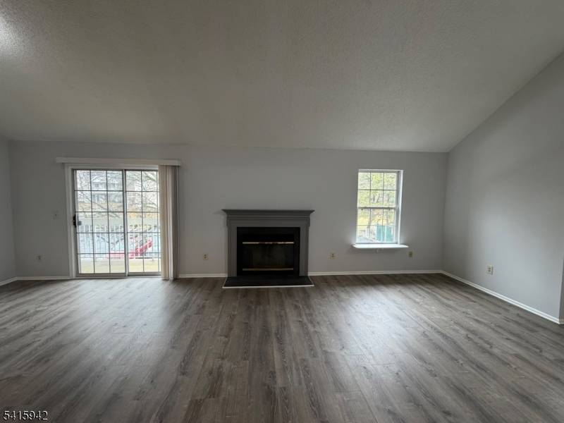 6 Nashville Ct, Tinton Falls Boro, NJ 07712