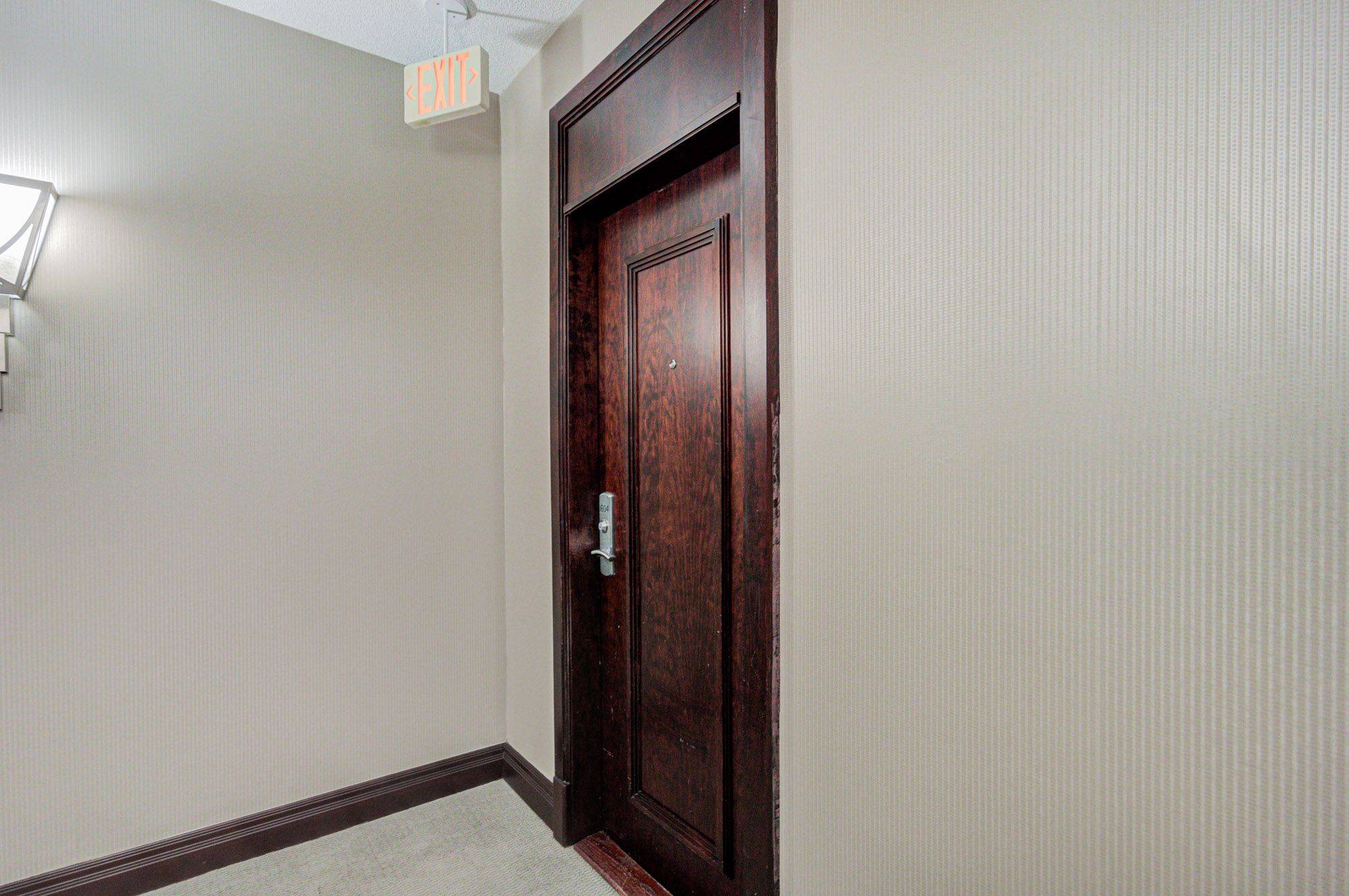 35 Balmuto ST #1604, Toronto C01, ON M4Y 0A3