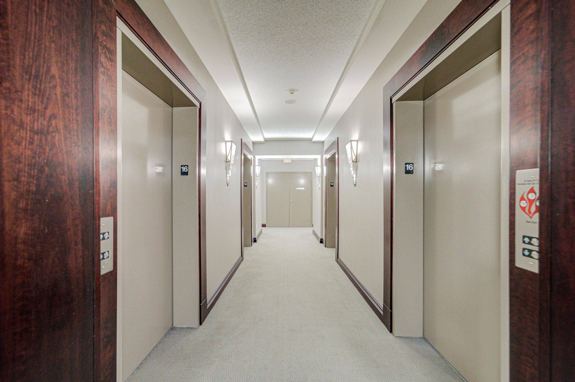 35 Balmuto ST #1604, Toronto C01, ON M4Y 0A3