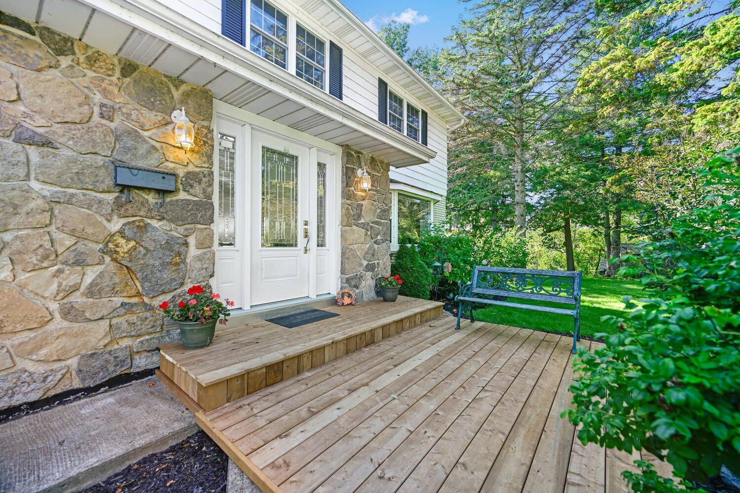 4 Connell PL, Prescott, ON K0E 1T0