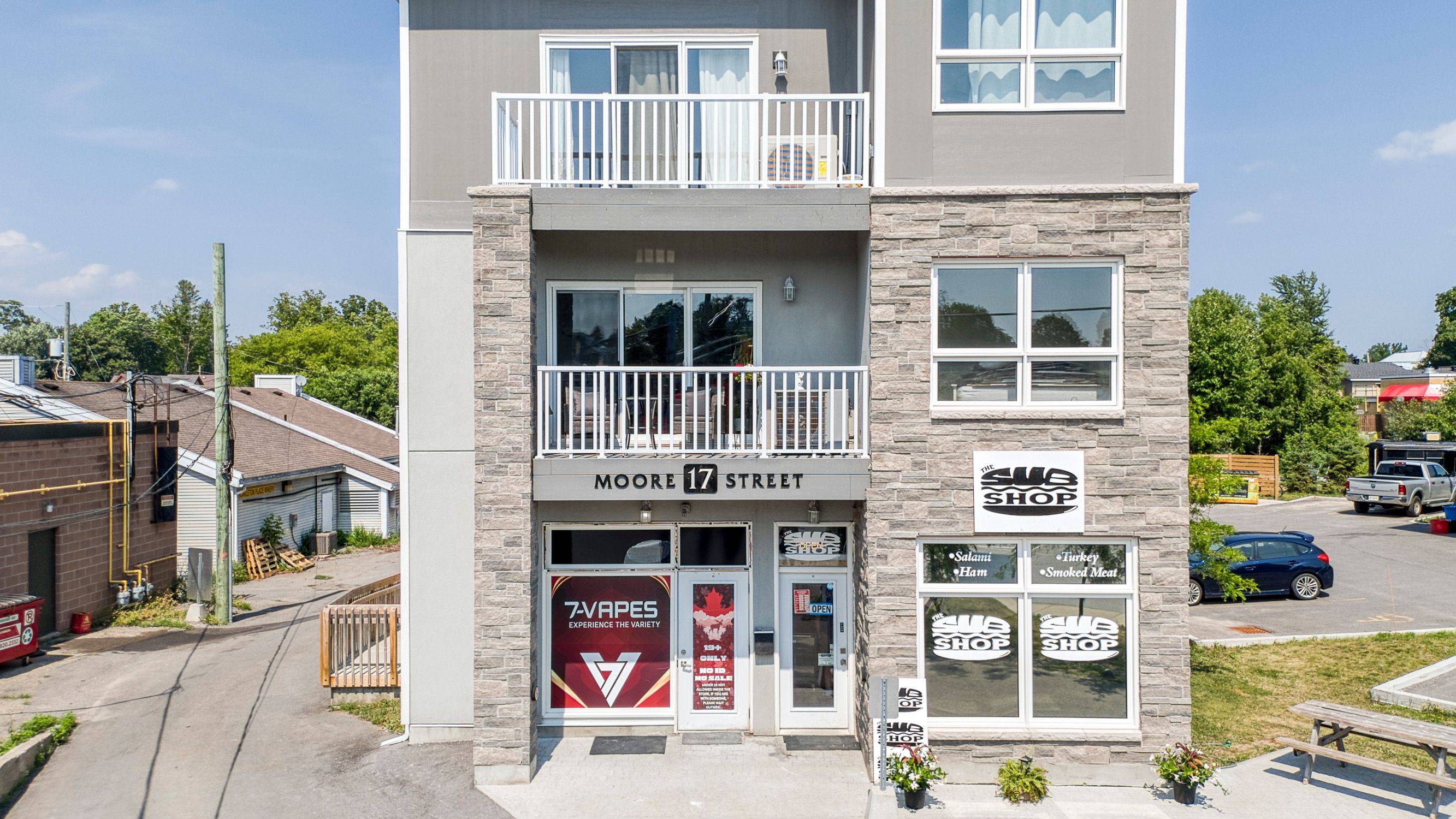 17 Moore ST, Carleton Place, ON K7C 2R4