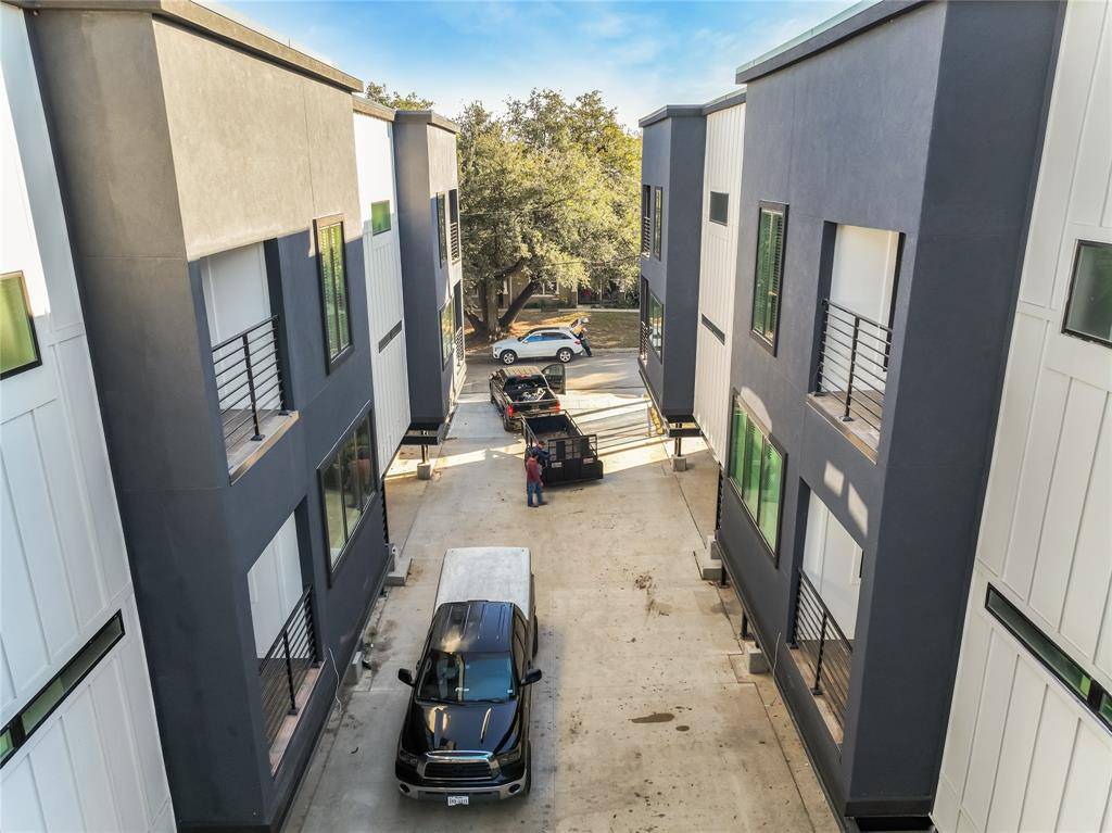 1105 Poindexter Street #B2, Fort Worth, TX 76102