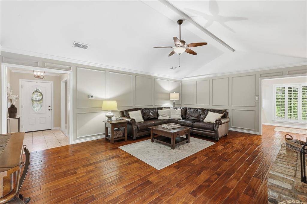 1000 Bert Drive, Arlington, TX 76012