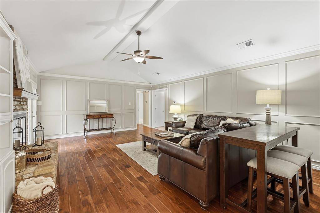 1000 Bert Drive, Arlington, TX 76012