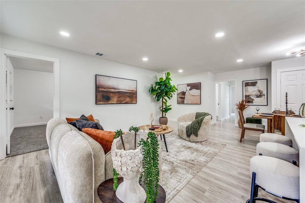 2010 Durham Street, Irving, TX 75062