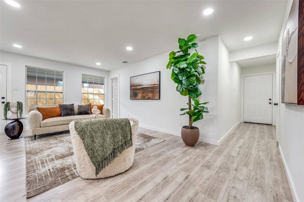 2010 Durham Street, Irving, TX 75062