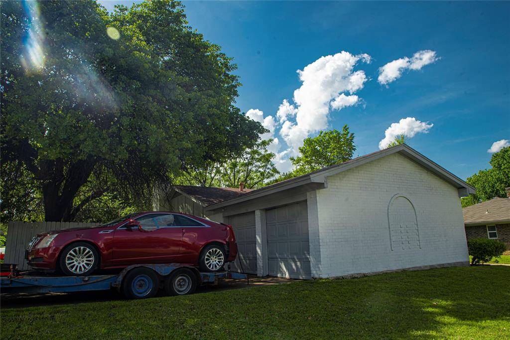 1432 Barron Lane, Fort Worth, TX 76112