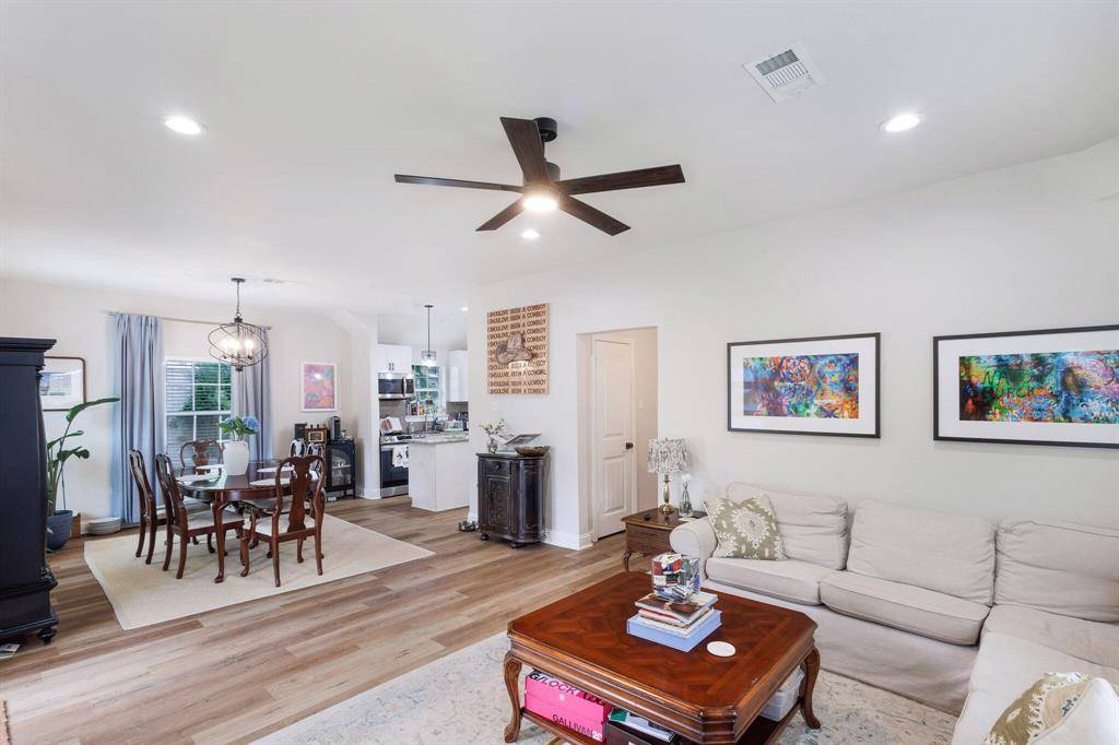 2744 Catherine Street, Dallas, TX 75211