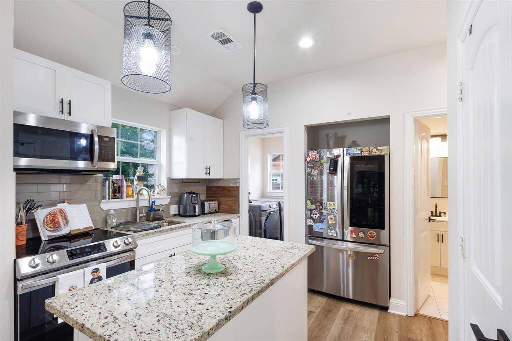 2744 Catherine Street, Dallas, TX 75211