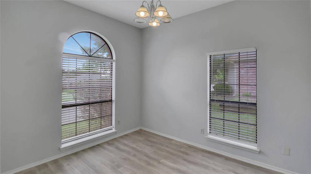 709 Desoto Drive, Desoto, TX 75115