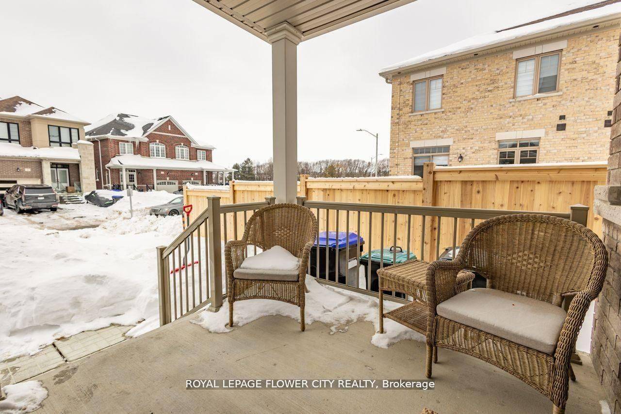 13 Ferragine CRES, Bradford West Gwillimbury, ON L3Z 2A6