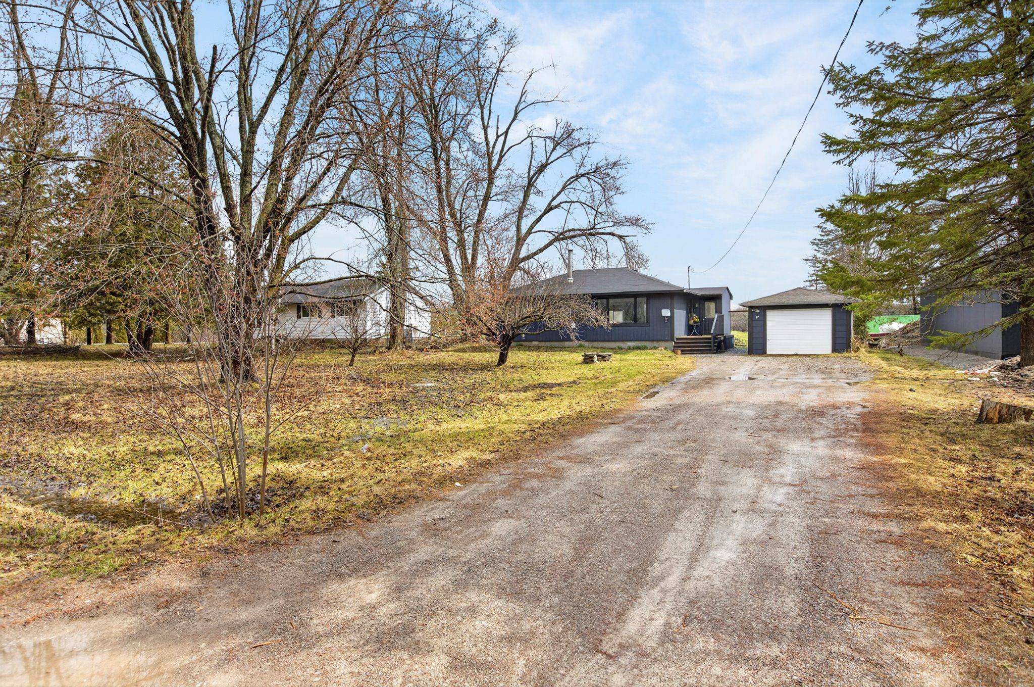 17 Hawke DR, Kawartha Lakes, ON K0L 2W0