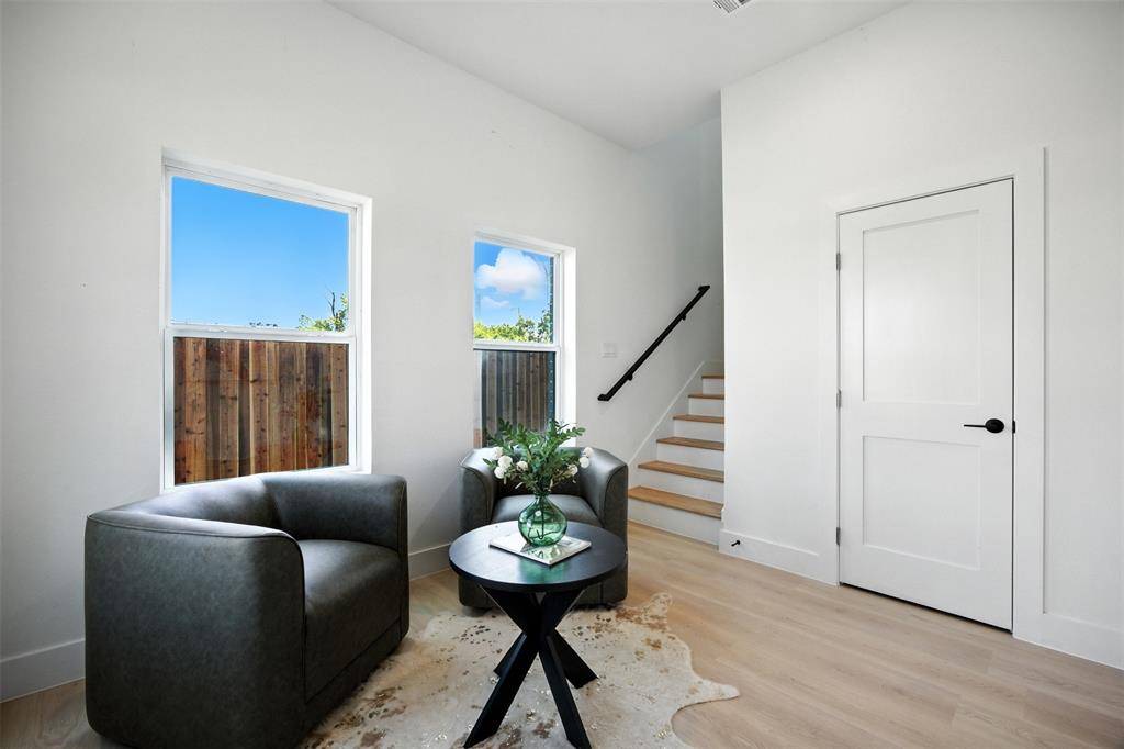 312 N Lancaster Avenue #101, Dallas, TX 75203