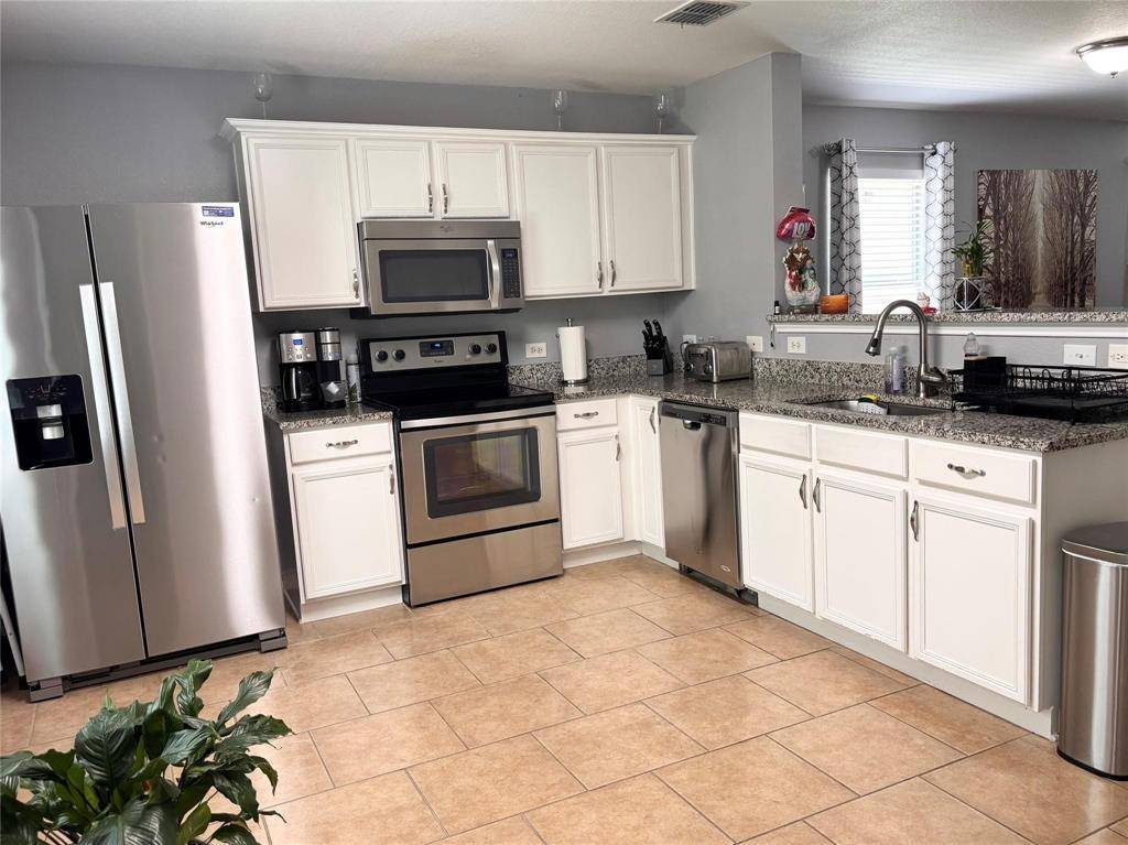 605 Rosario Lane, Fort Worth, TX 76052