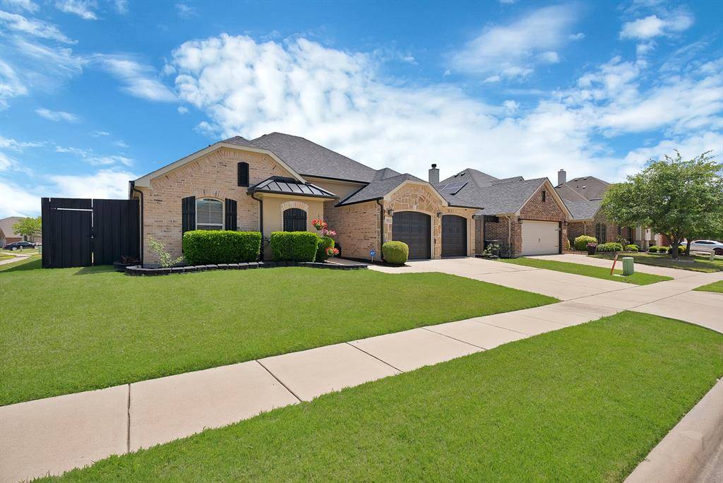 7817 Black Willow Lane, Arlington, TX 76002