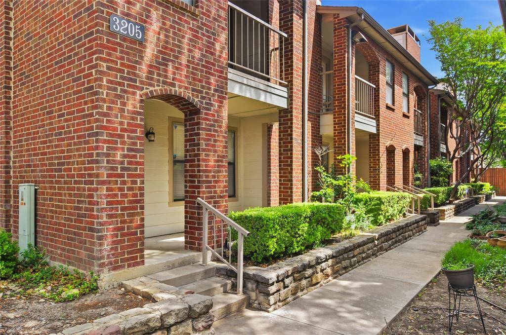 3205 Donnelly Circle #205, Fort Worth, TX 76107