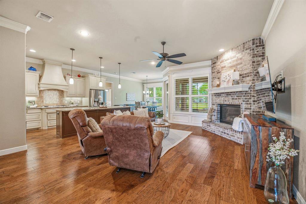 5711 Pebble Beach Drive, Granbury, TX 76049