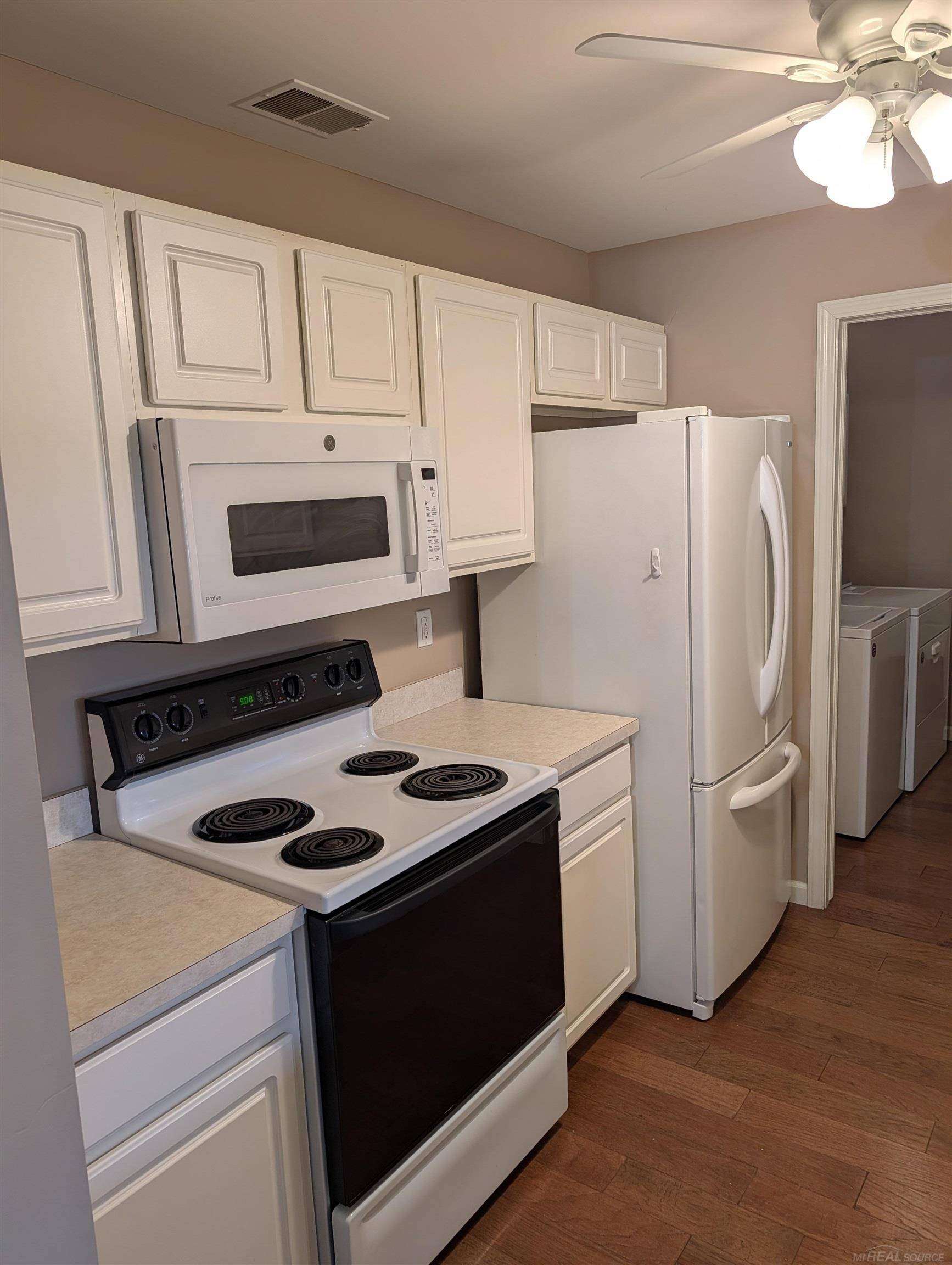 14516 Holborn DR, Sterling Heights, MI 48313