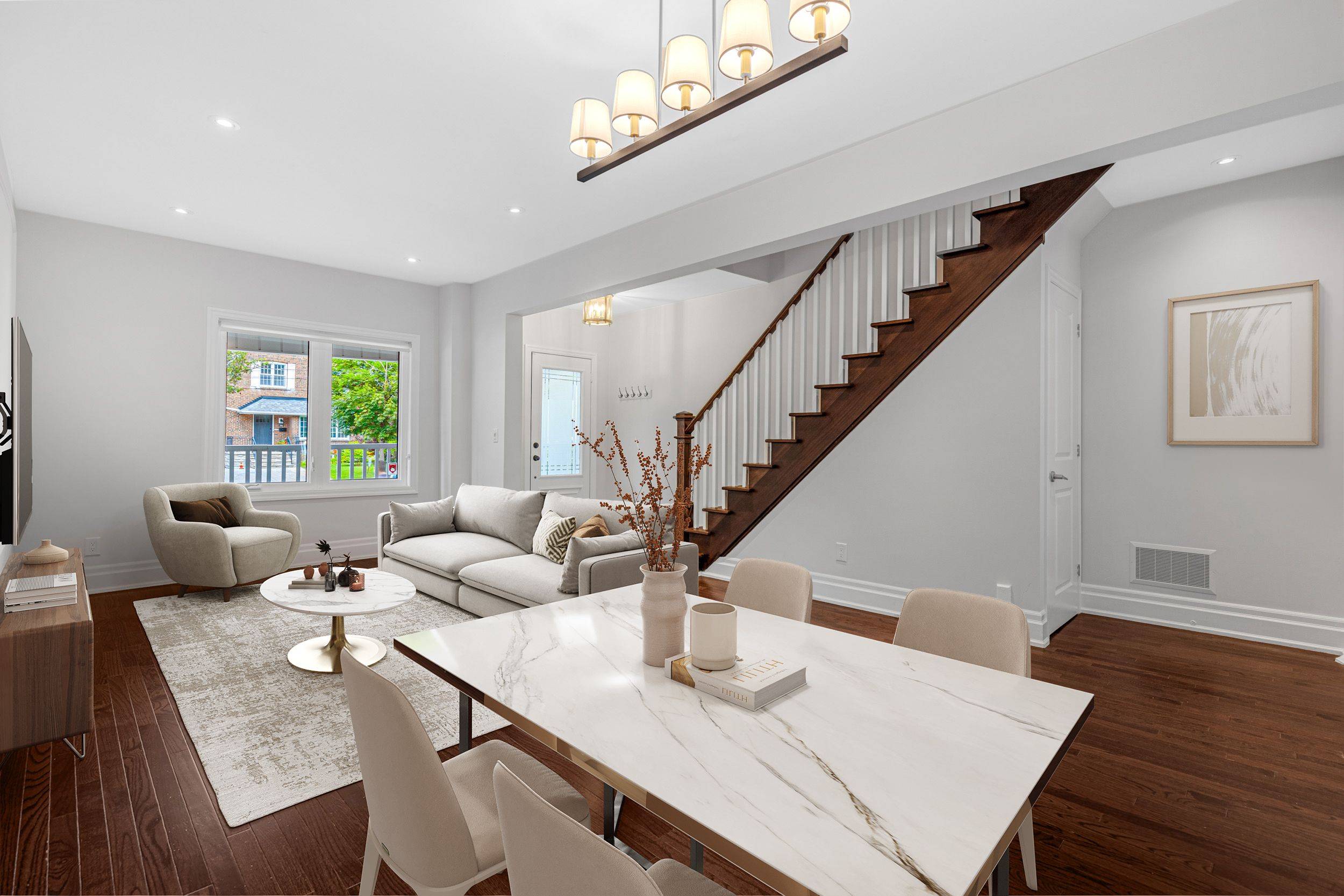 271 St Clair AVE E, Toronto C09, ON M4T 1P3