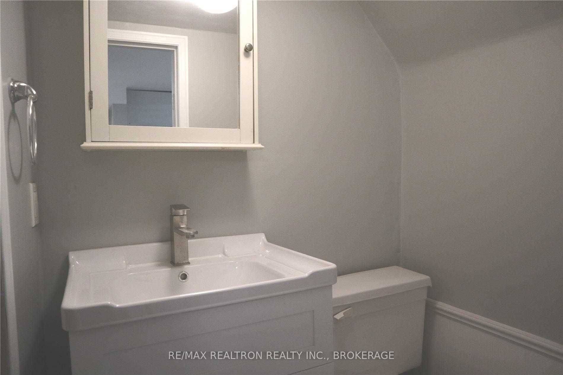 226 Church ST, Toronto W04, ON M9N 1P1