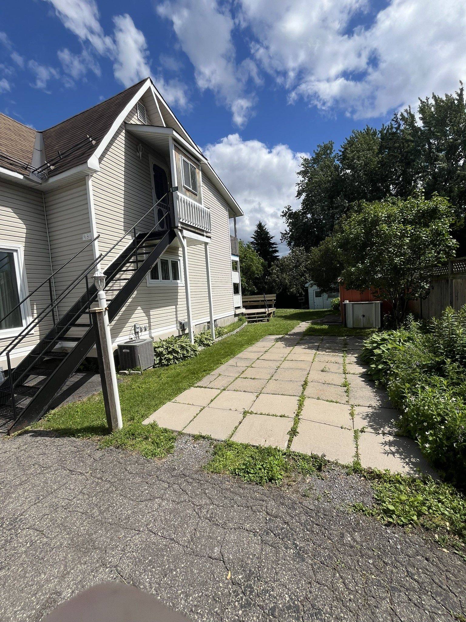 927 Laurier ST #A, Clarence-rockland, ON K4K 1V6