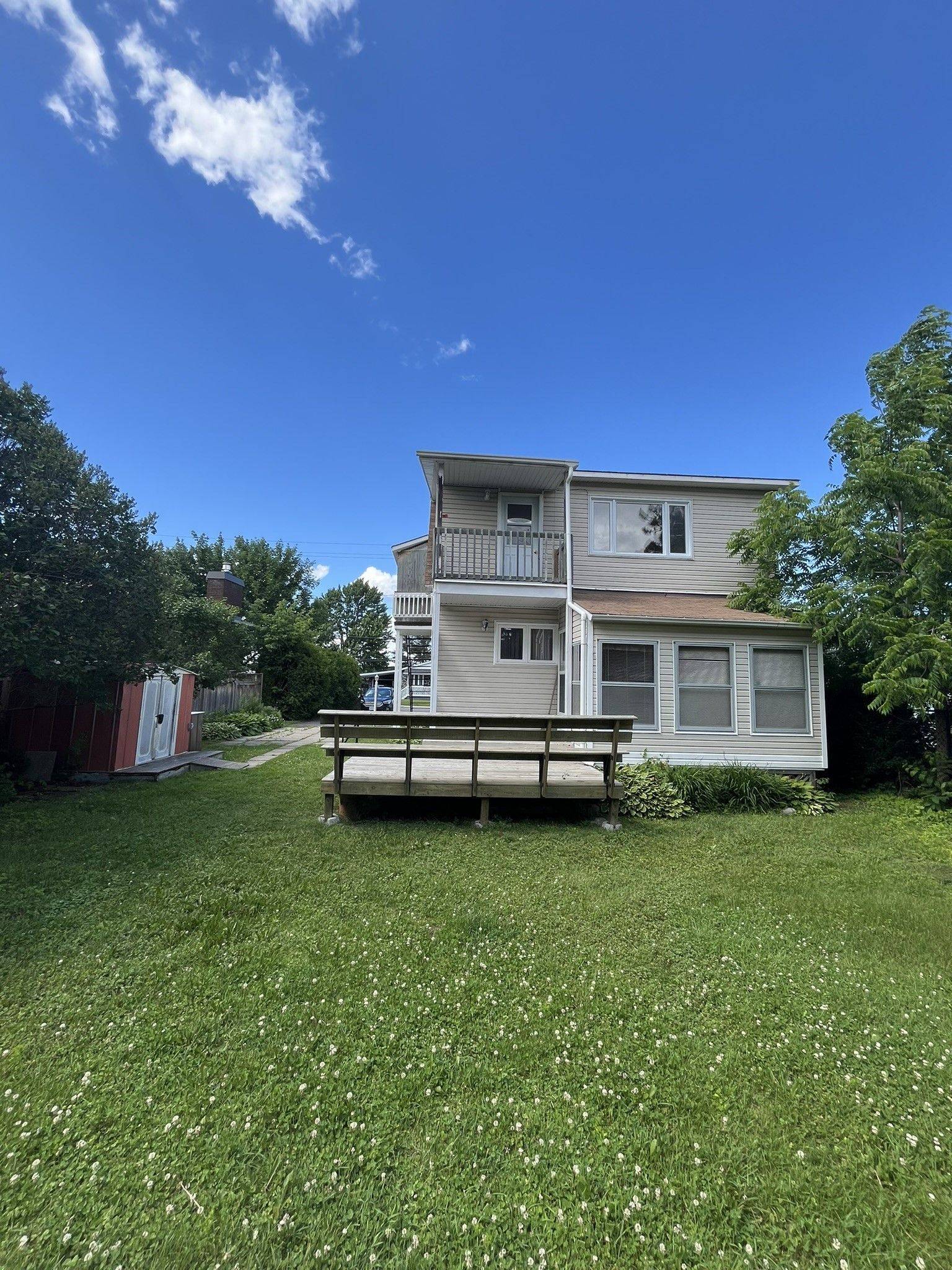 927 Laurier ST #A, Clarence-rockland, ON K4K 1V6