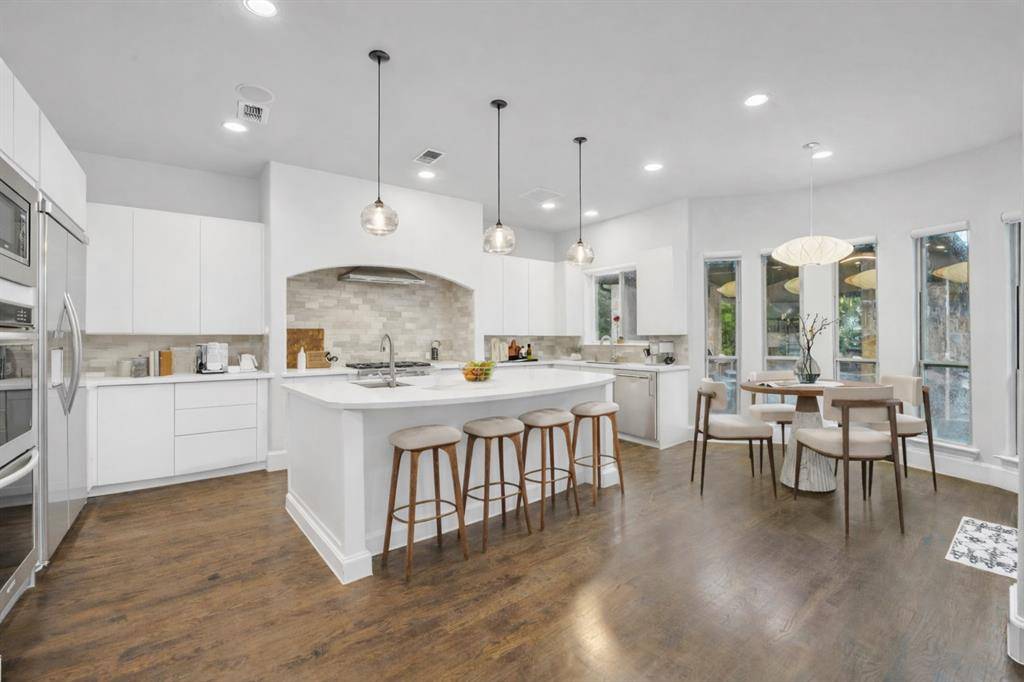 212 Saint Tropez Drive, Southlake, TX 76092