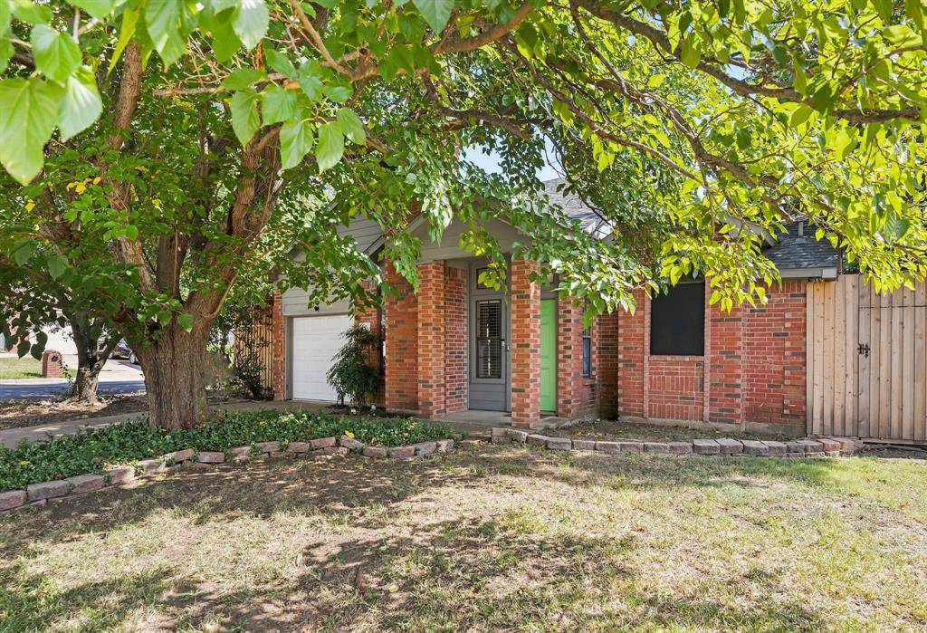 216 Cutting Horse Lane, Keller, TX 76248
