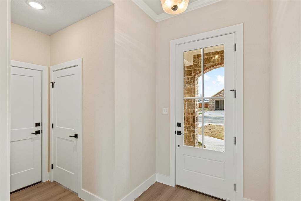 506 Limestone Circle, Mabank, TX 75147