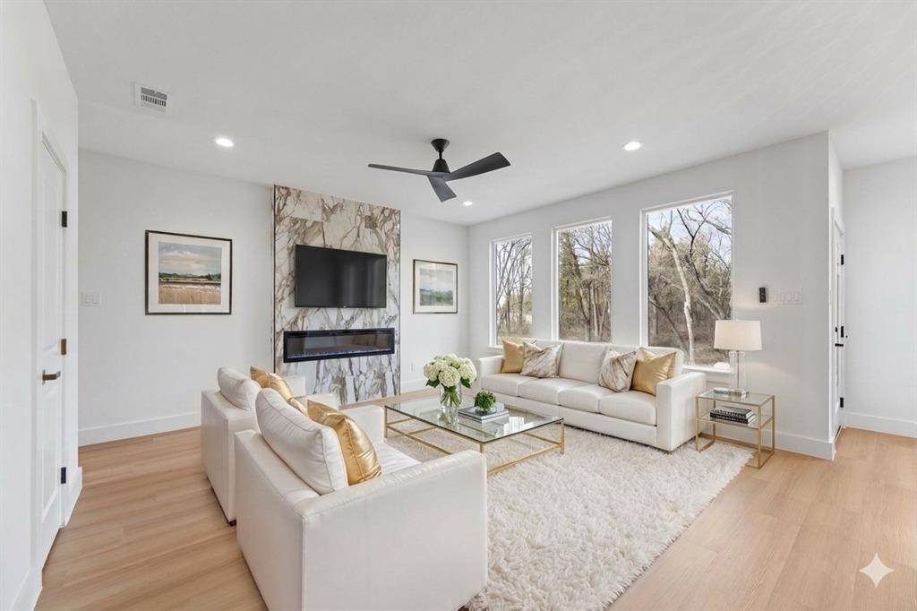 131 Lakeshore Lane, Glenn Heights, TX 75154