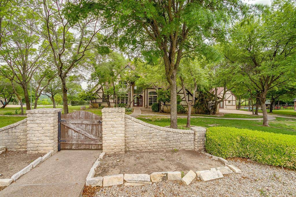 163 Oakcrest Hills Drive, Aledo, TX 76008