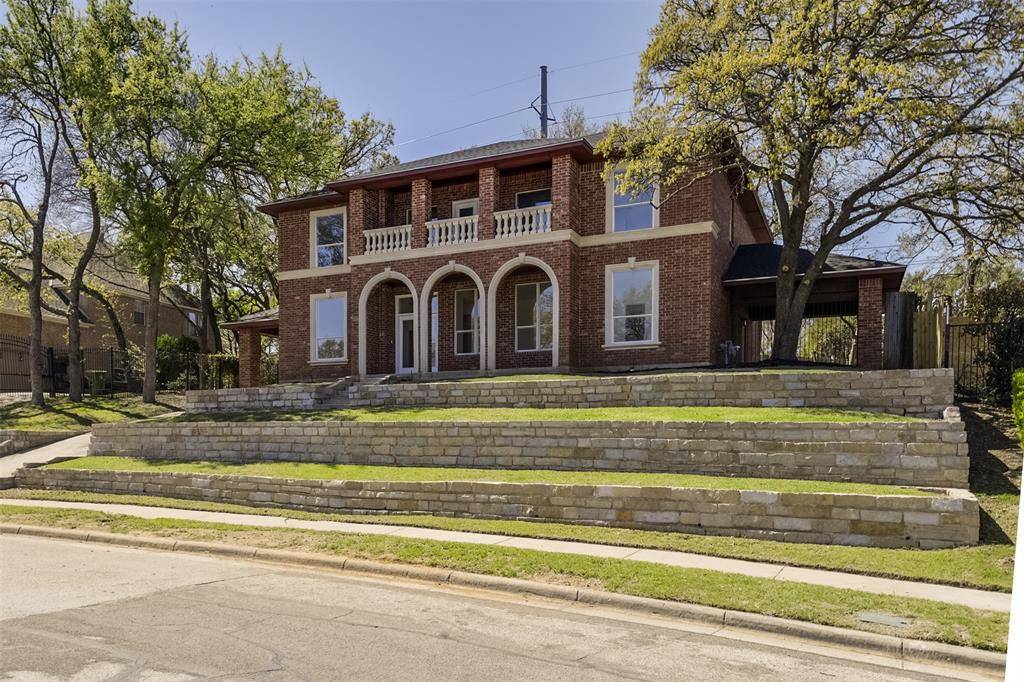 2916 Forestwood Drive, Arlington, TX 76006