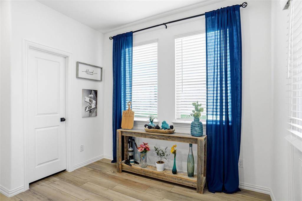 1333 Almond Road, Azle, TX 76020