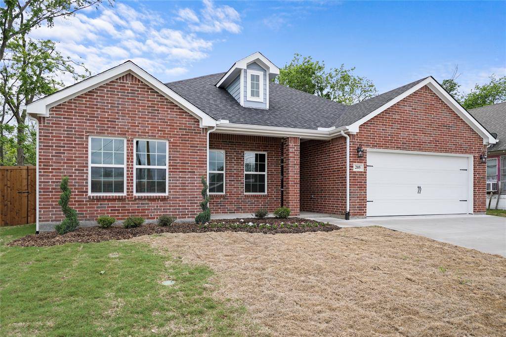 205 W 11th Street, Bonham, TX 75418