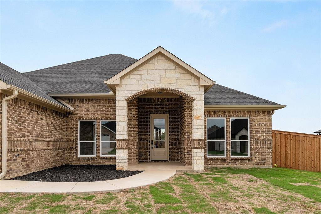 507 Limestone Circle, Mabank, TX 75147