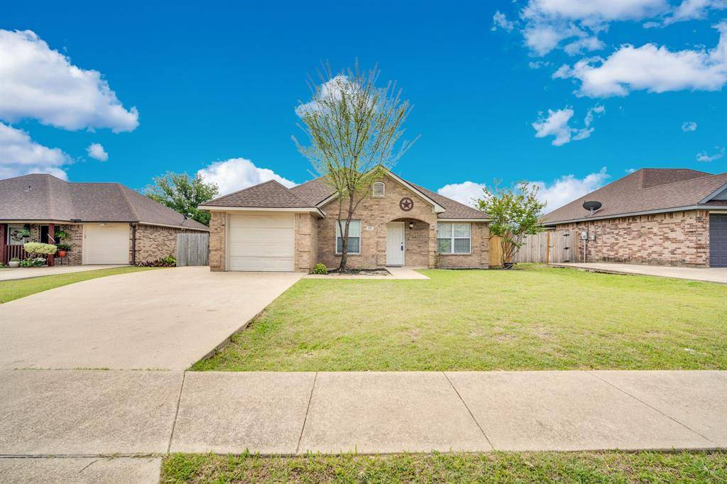620 Jordan Lane, Waxahachie, TX 75165