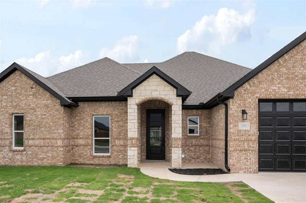509 Limestone Circle, Mabank, TX 75147