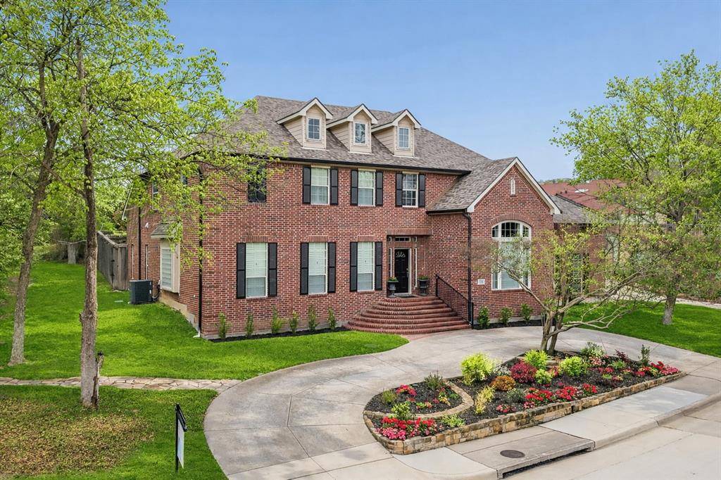 8904 Meadowknoll Drive, Dallas, TX 75243