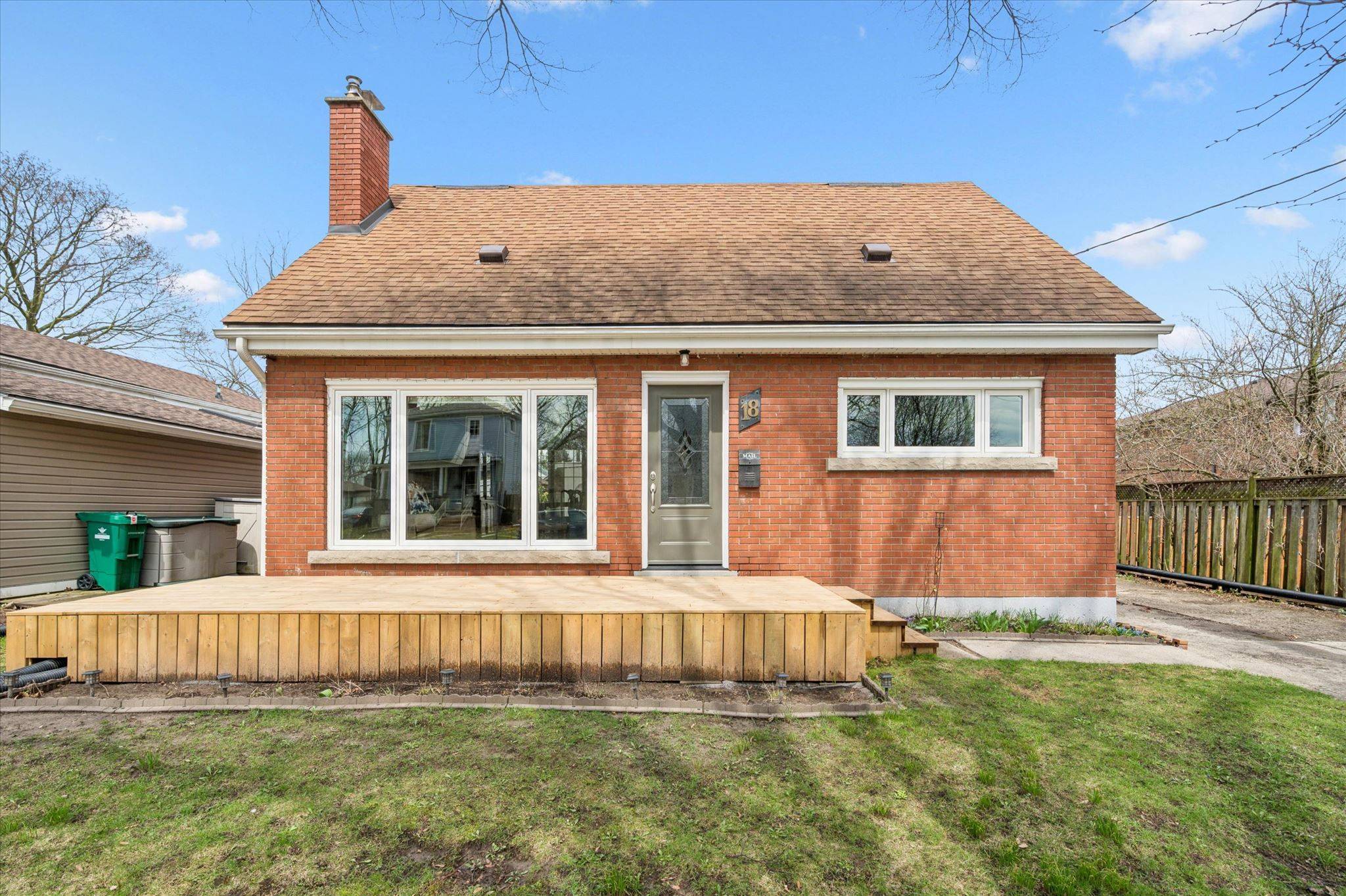 18 Close AVE, Cambridge, ON N1R 2R4