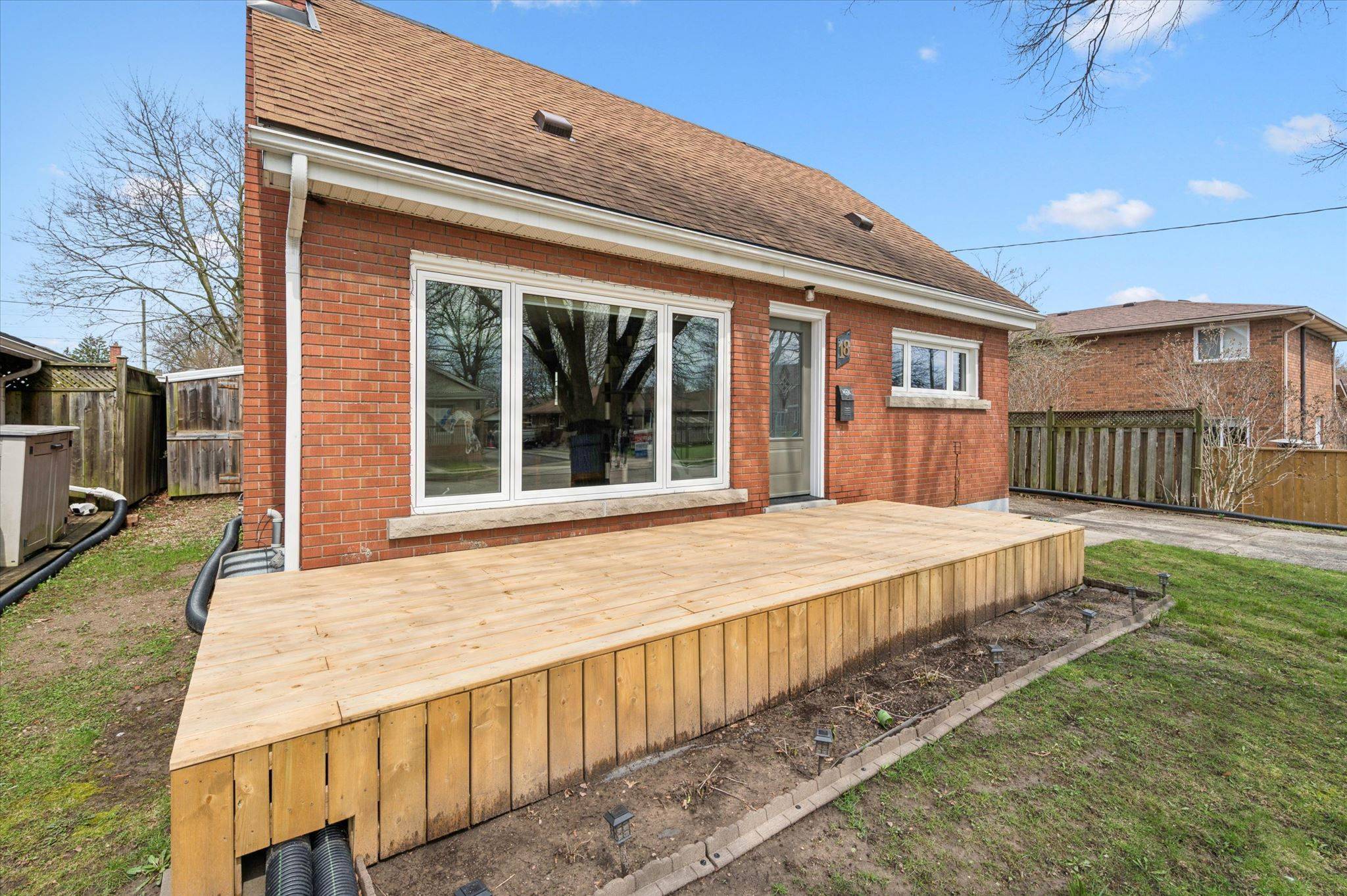 18 Close AVE, Cambridge, ON N1R 2R4