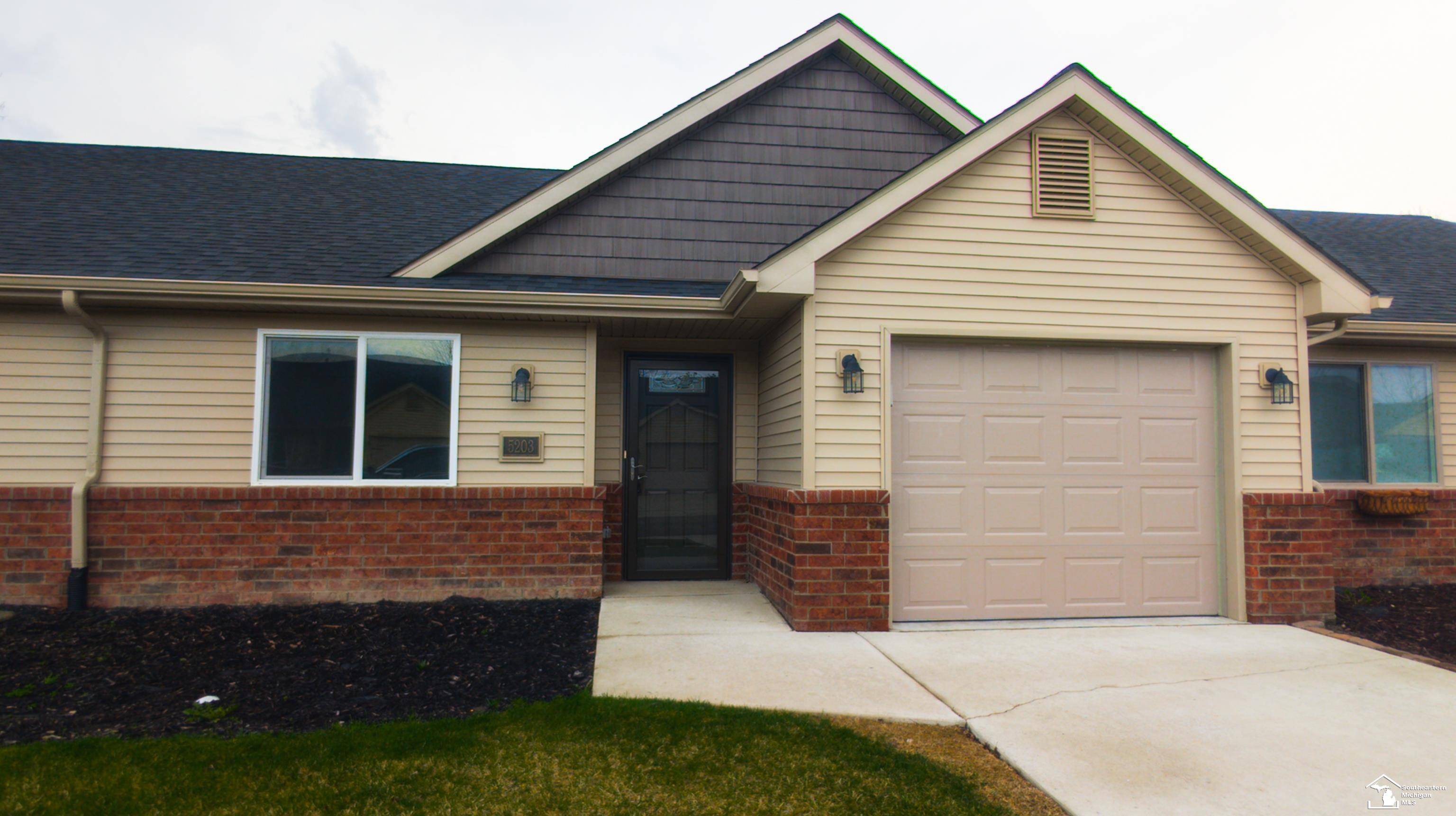 5203 Volterra DR, Monroe Twp, MI 48161