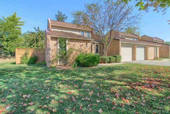 2906 Moon Lake DR S, West Bloomfield Charter Township, MI 48323