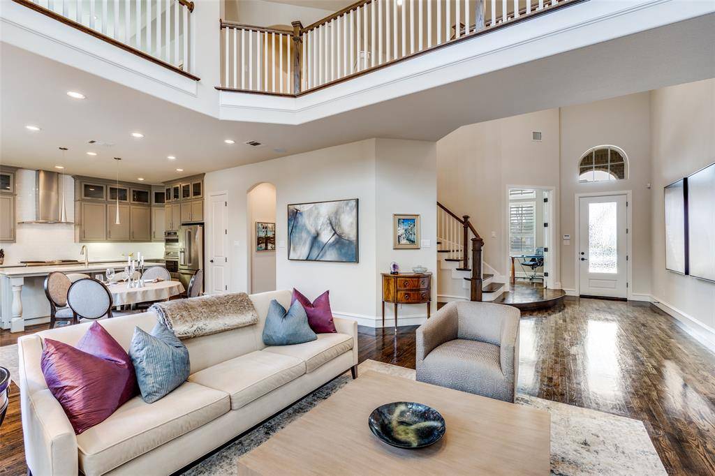 9444 Monteleon, Dallas, TX 75220