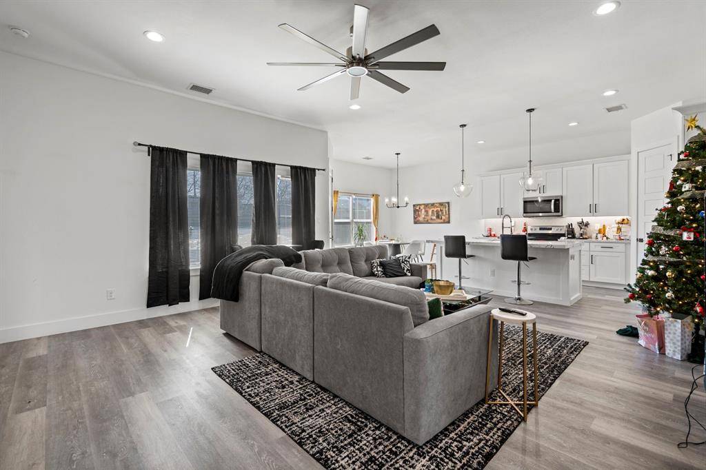 7722 Oak Garden Trail, Dallas, TX 75232