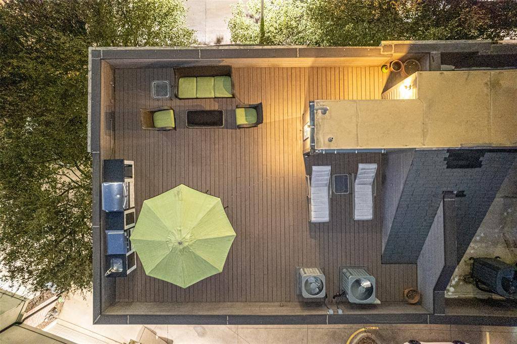 2111 Albany Street, Dallas, TX 75201