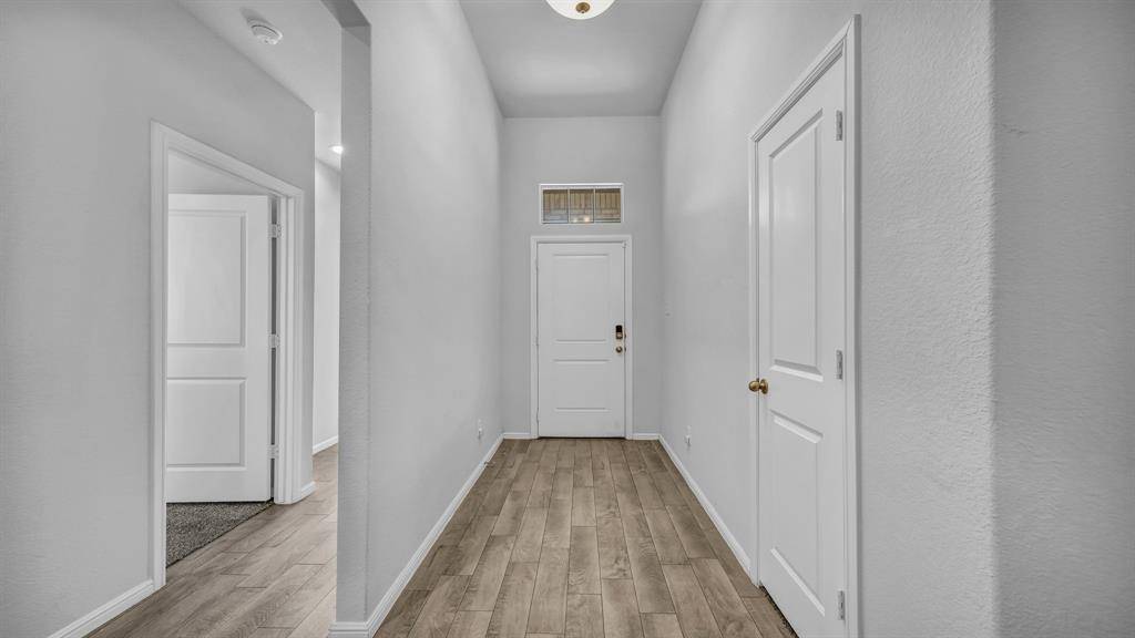 9224 Red Brush Trail, Fort Worth, TX 76131