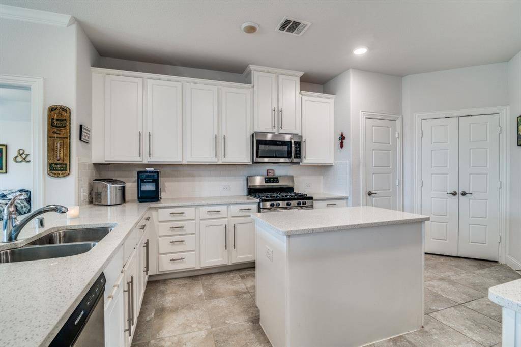 324 Jefferson Lane, Fate, TX 75189