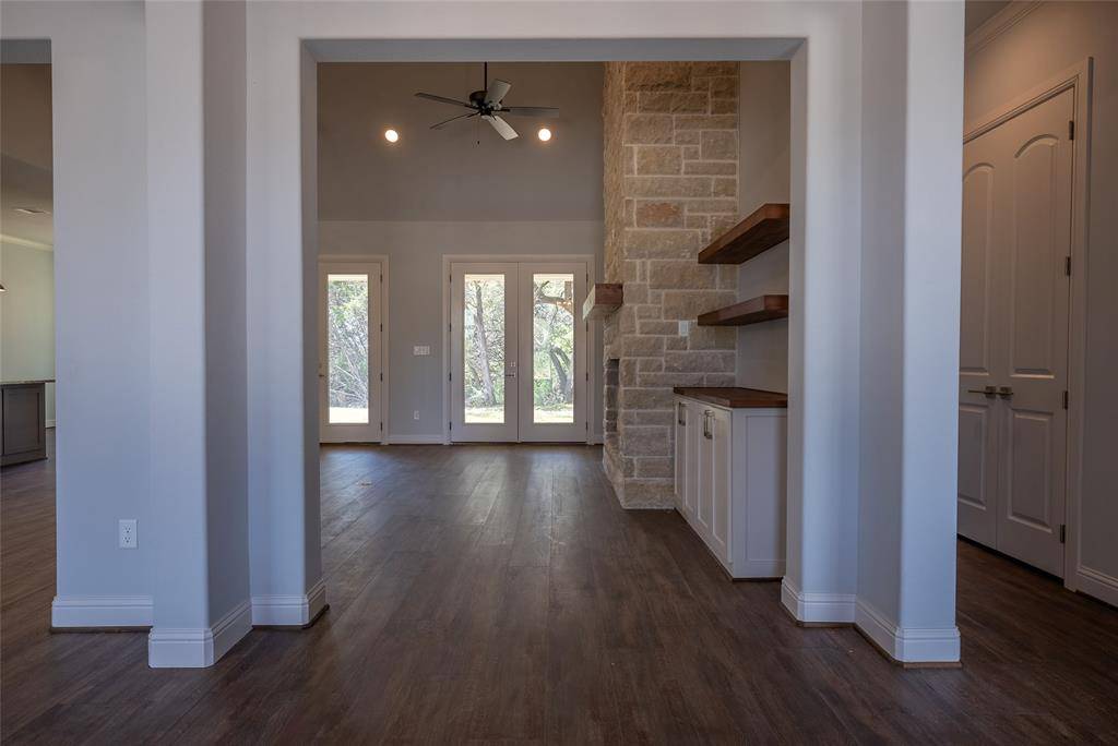 3702 Dry Creek Road, Granbury, TX 76049