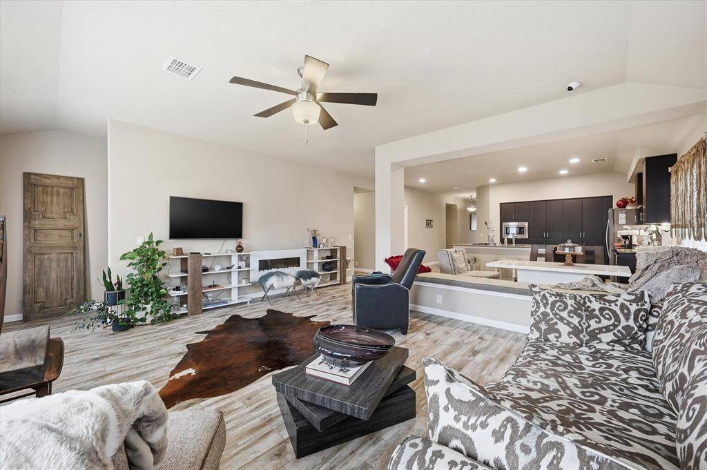 12021 Worthwood Street, Fort Worth, TX 76036