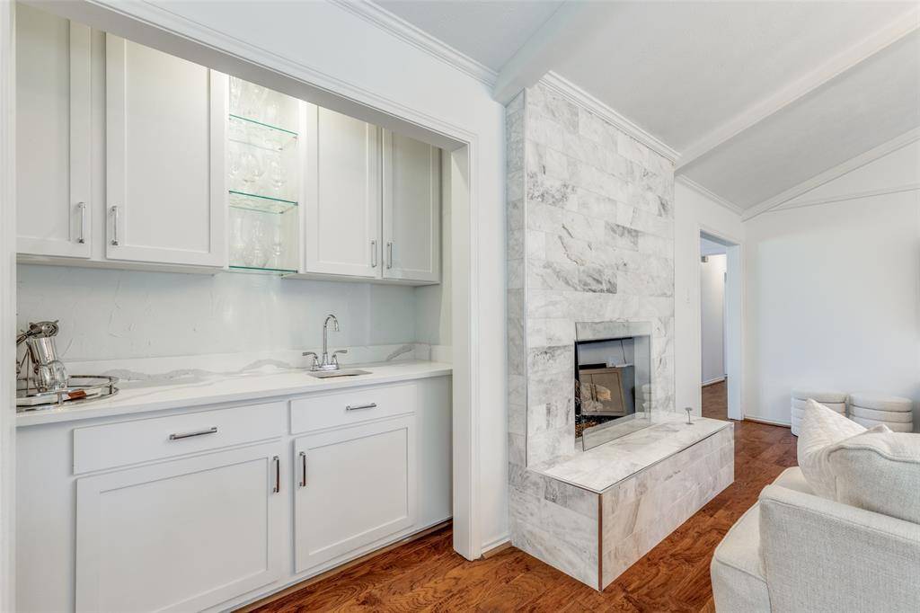 4230 Royal Ridge Drive, Dallas, TX 75229